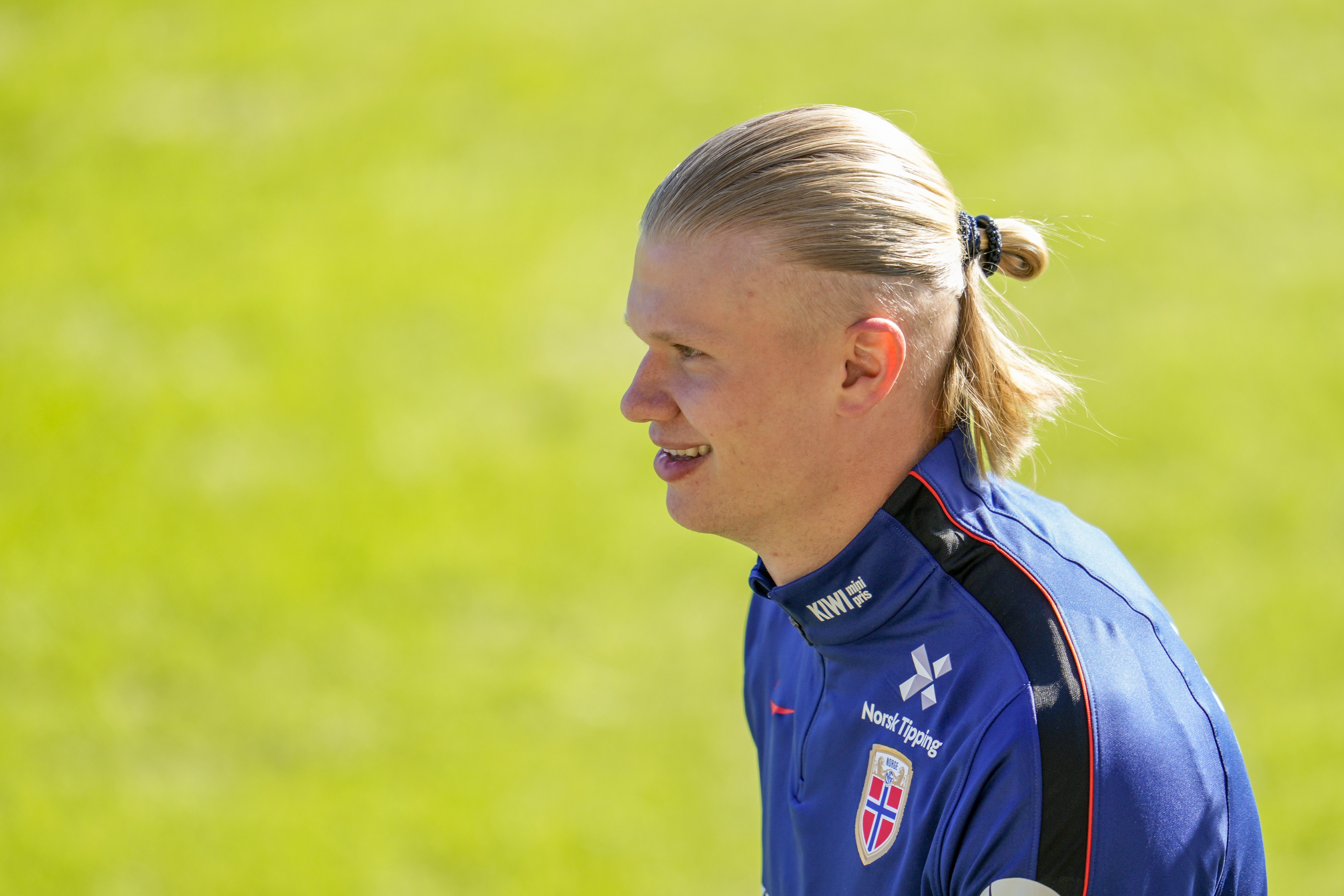 c7娱乐中心-太阳报：哈兰德在国际比赛日期间飞巴塞罗那，拜访名医